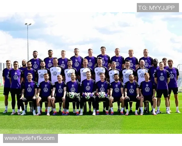 2017年足坛巨星纷纷告别赛场辉煌谢幕引发全球球迷热议